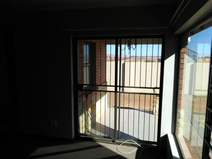 To Let 3 Bedroom Property for Rent in Hillside Free State